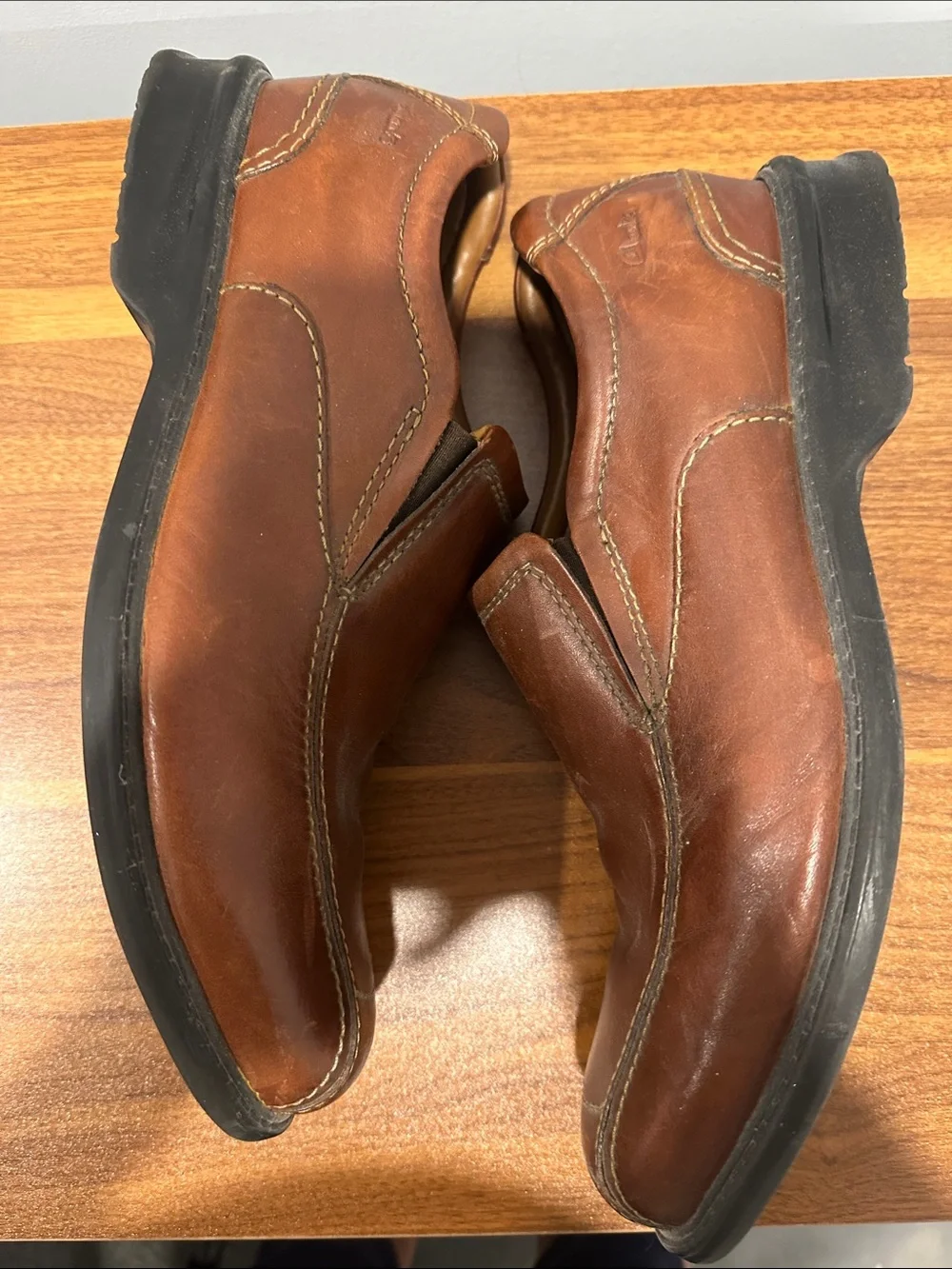 Clarks Men’s Brown Leather Slip-On Loafers